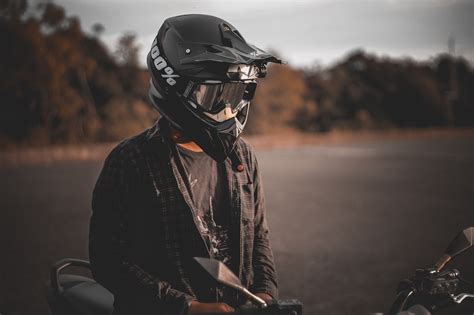 How to Listen to Music on Motorcycle: A Multi-Layered Exploration